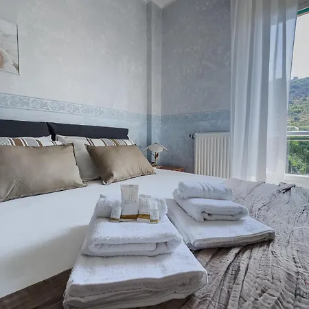 Paradise With Terrace - Free Parking - Smart Tv Apartment *